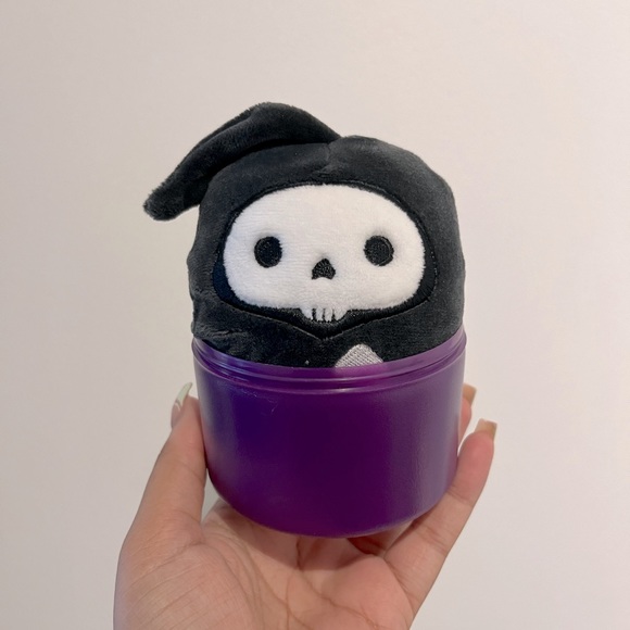 Otto Capsule - Squishmallow ๐ - Picture 1 of 1